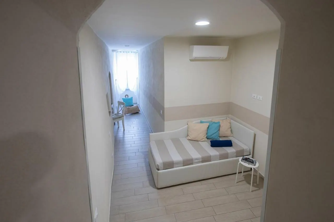 J&K Hotel Riomaggiore 0*,